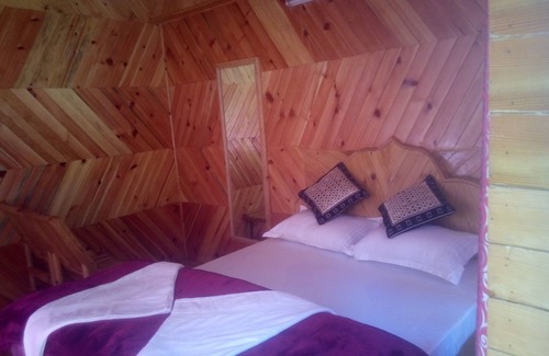 Banjar House | Lato The Huts River Touch Guesthouse