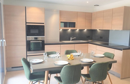 Sevrier Apartment | Laudon Mountain View