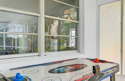 Bradenton House | Laughing Pelican Pool Home: 15% Off thru Nov!