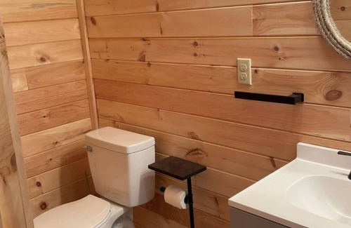 Corbin Cabin | Laurel Lake Cozy Cabin, 2 miles to Grove Marina