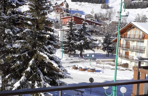Les Deux Alpes Apartment | Lauvitel J2 at the foot of the slopes and lifts