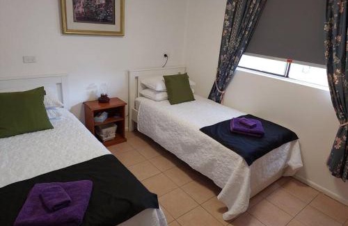 Lightning Ridge House | Lavender Cottage - At home in Lightning Ridge