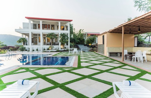 Udaipur District Villa | Lavish 5BHK Villa with Grand Garden, Private Pool & Elite Amenities