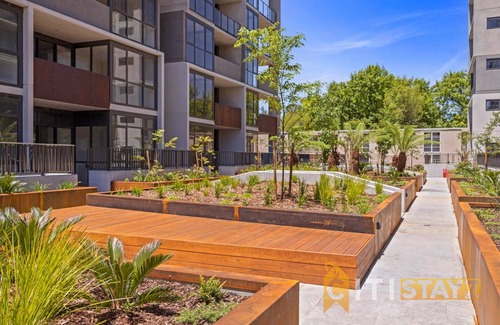 Lyneham Apartment | Lavish in Lyneham - 2BD 1BTH Apt