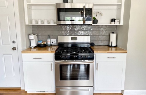 Cheyenne Apartment | Lavish Luxury in a Lush Locale - No Cleaning Fee!