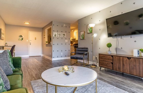 Crabtree Apartment | Lavish One Bedroom Oasis | Balcony Views | Pets Welcome!