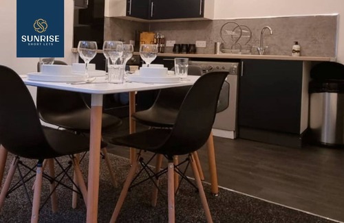 Dundee Apartment | LAW 5 - 2 Rooms, 4 Double Beds