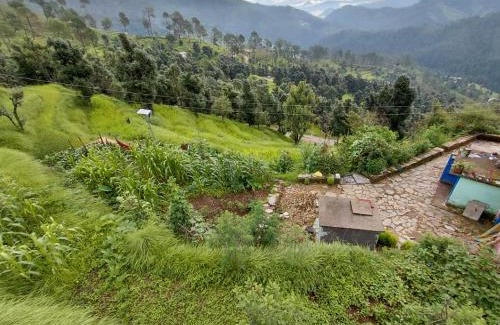 Almora House | Laxman Vila Hilltop Retreat