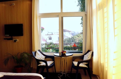 Bullawala House | Laxmi Bhawan: 2nd floor Luxury guest suite