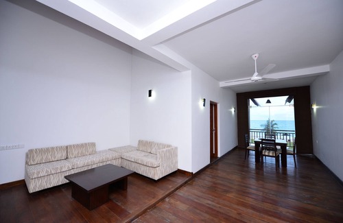 Pasikuda Hotel | Laya Waves