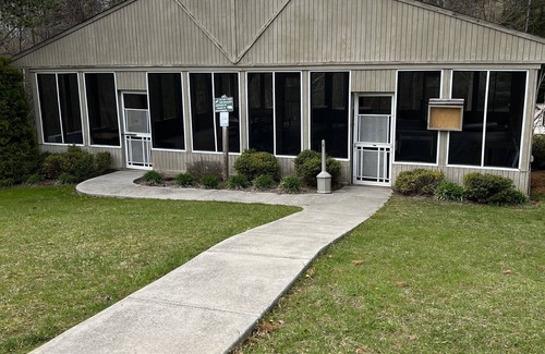 Gatlinburg - Pigeon Forge Condo | Lazy Bear Condo - Gorgeous View, 2 BR, Indoor Pool, 15 mins to Gatlinburg