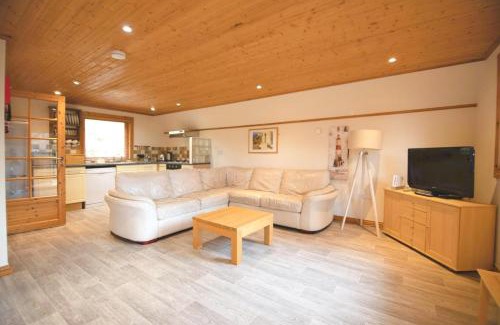 Liverton House | Lazy Bear Lodge with Hor Tub - Finlake Resort and Spa in Devon