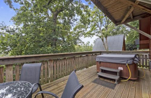 Liverton House | Lazy Bear Lodge with Hor Tub - Finlake Resort and Spa in Devon