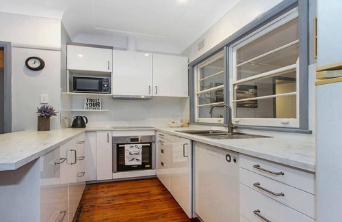 Umina Beach House | LAZY DAYS SEASIDE COTTAGE - UMINA BEACH