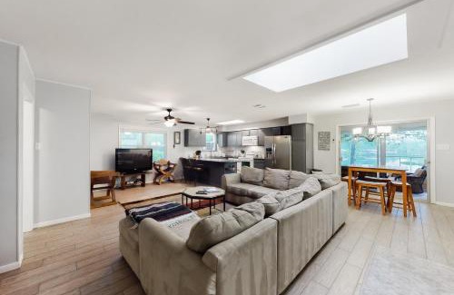 Kingsland House | Lazy Days