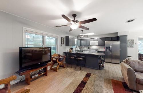Kingsland House | Lazy Days