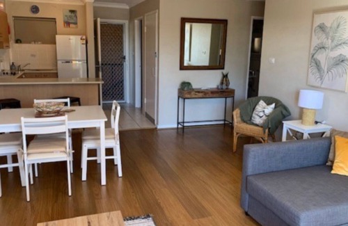 Hawks Nest Apartment | Lazy Dayz On Booner!