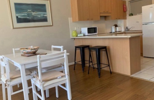 Hawks Nest Apartment | Lazy Dayz On Booner!