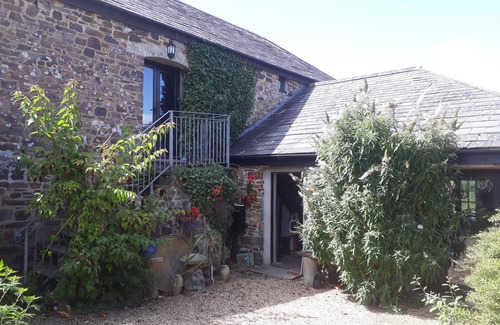 Brazzacott Cottage | LAZY HARE AT JEN'S ORCHARD, pet friendly in St Giles On The Heath