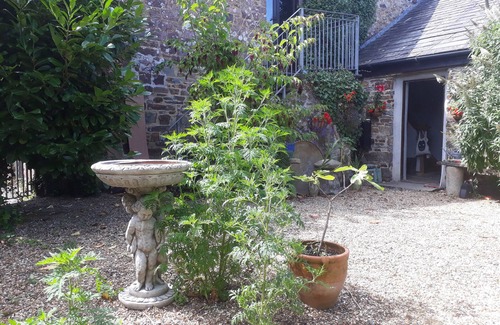 Brazzacott Cottage | LAZY HARE AT JEN'S ORCHARD, pet friendly in St Giles On The Heath