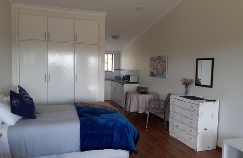 White Peak Apartment | Lazy Hills Guest Accommodation