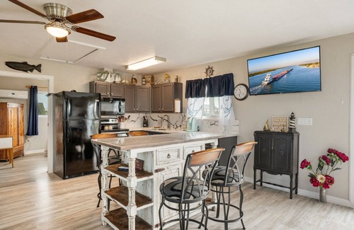 Galveston House | Lazy Lagoon - Budget friendly bayside home with amazing views!