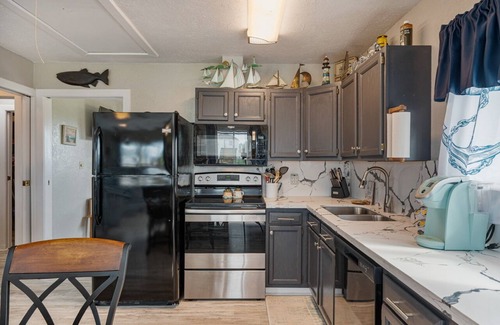 Galveston House | Lazy Lagoon - Budget friendly bayside home with amazing views!