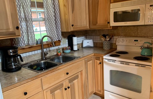 Hendersonville Cabin | Lazy Lake Cabins - Cozy comfort in the Blue Ridge Mountains