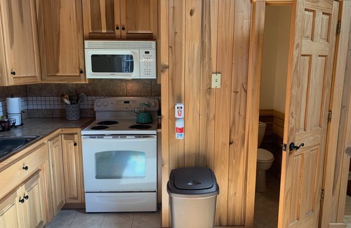 Hendersonville Cabin | Lazy Lake Cabins - Cozy comfort in the Blue Ridge Mountains