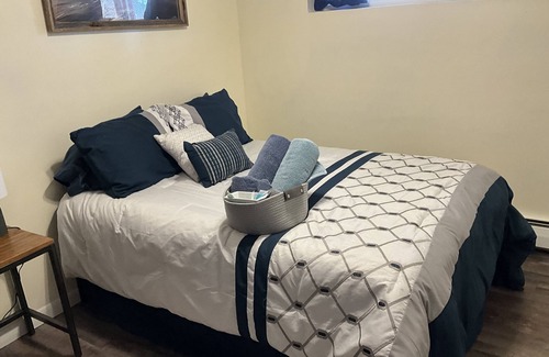 Fall River Cabin | Lazy Lake Retreat 3 bed 2 bath. Includes sauna, kayaks, paddle boards, hot tub.
