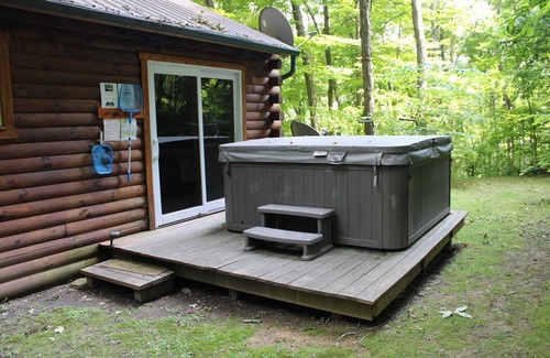 South Bloomingville Cabin | Lazy Lane Cabins - Lazy Lane