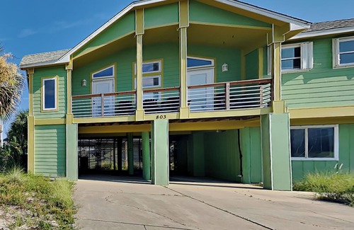 Toilla Segunda House | Lazy Urchin Seaclusion | Beach Access, Grill!