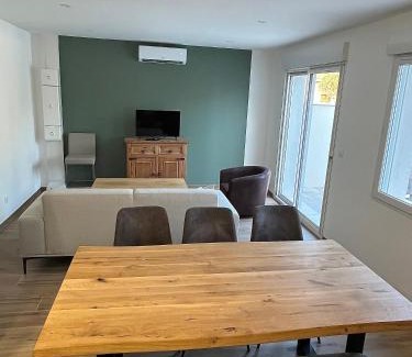 Entraigues-sur-la-Sorgue House | Le Cabanon Meublé de Tourisme trois étoiles