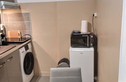 Evreux Apartment | Le Charmant Studio 4 Face Gare, Wifi Gratuit et Proche Toutes Commodités