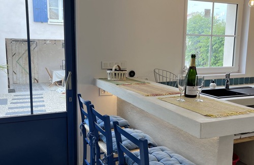 Saint Rogatien House | Le Clos de Flo