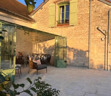 Notre-Dame-de-l'Isle Bed & Breakfast | Le Clos des Vignes