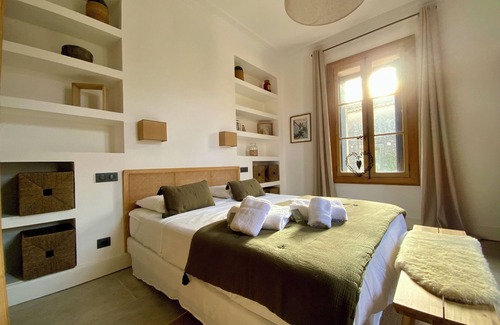 Saint-Series Other | Le Clos Paradis- Mas vigneron, mirror pool and independent studio!