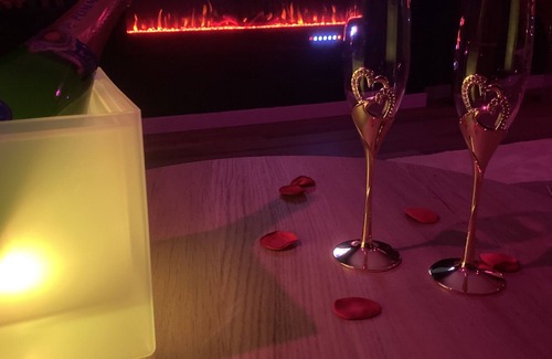 Port-sur-Saone Apartment | Le Cocon Doré Love Room Balnéothérapie