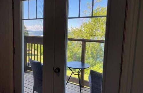 Dalhousie Apartment | Le coin Zen/waterfront-King bed-dishwasher