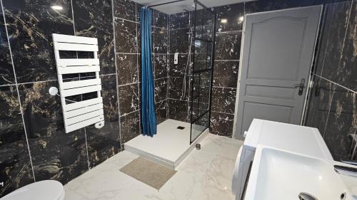 Bram Apartment | LE CONCORDE-WIFI-Clim-Parking-3étoiles-OcKeys