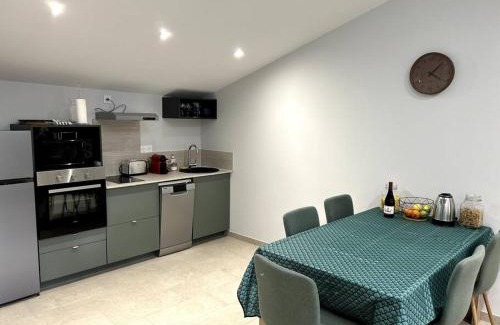 Cessenon-sur-Orb Apartment | Le Cosy Grenier de Pauline et Flo