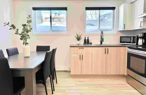 Ste. Foy Apartment | Le Cozy Summary: Disc