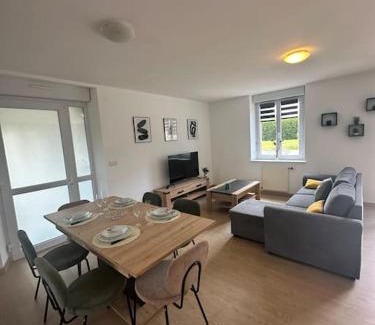 Ploufragan Apartment | Le cyprès avec jacuzzi seh'loué