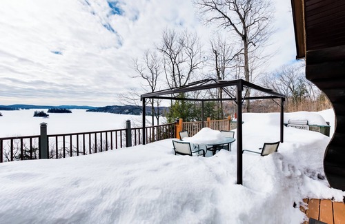 Lac-Simon Ski Chalet | Le Domaine forêt d'eau II