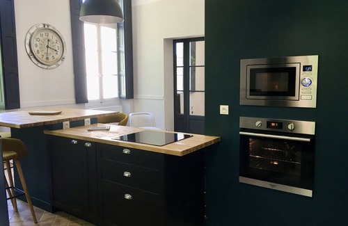 Avignon City Centre Apartment | Le Félix - Avignon intra muros, opposite Les Halles