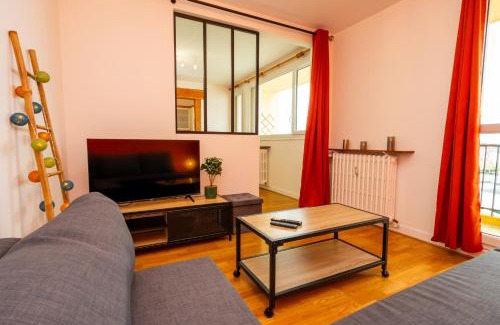 Chartres Apartment | Le Fleuri - Vue Cathédrale & Centre à pied