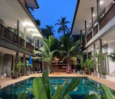 Wok Tum Hotel | Le Grand Bleu Hotel