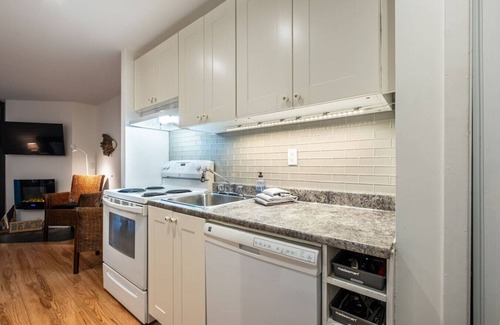 Mont-Tremblant Village Cabin | Le Kona By MY Tremblant Location