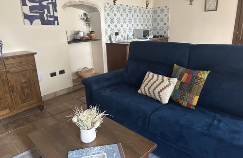 Bovara Apartment | Le Logge di Silvignano - Apartment Loggiato II - Panoramic Garden & Pool, WiFi