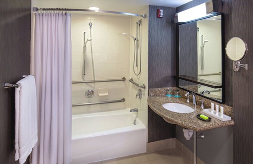 Central Square Hotel | Le Méridien Boston Cambridge